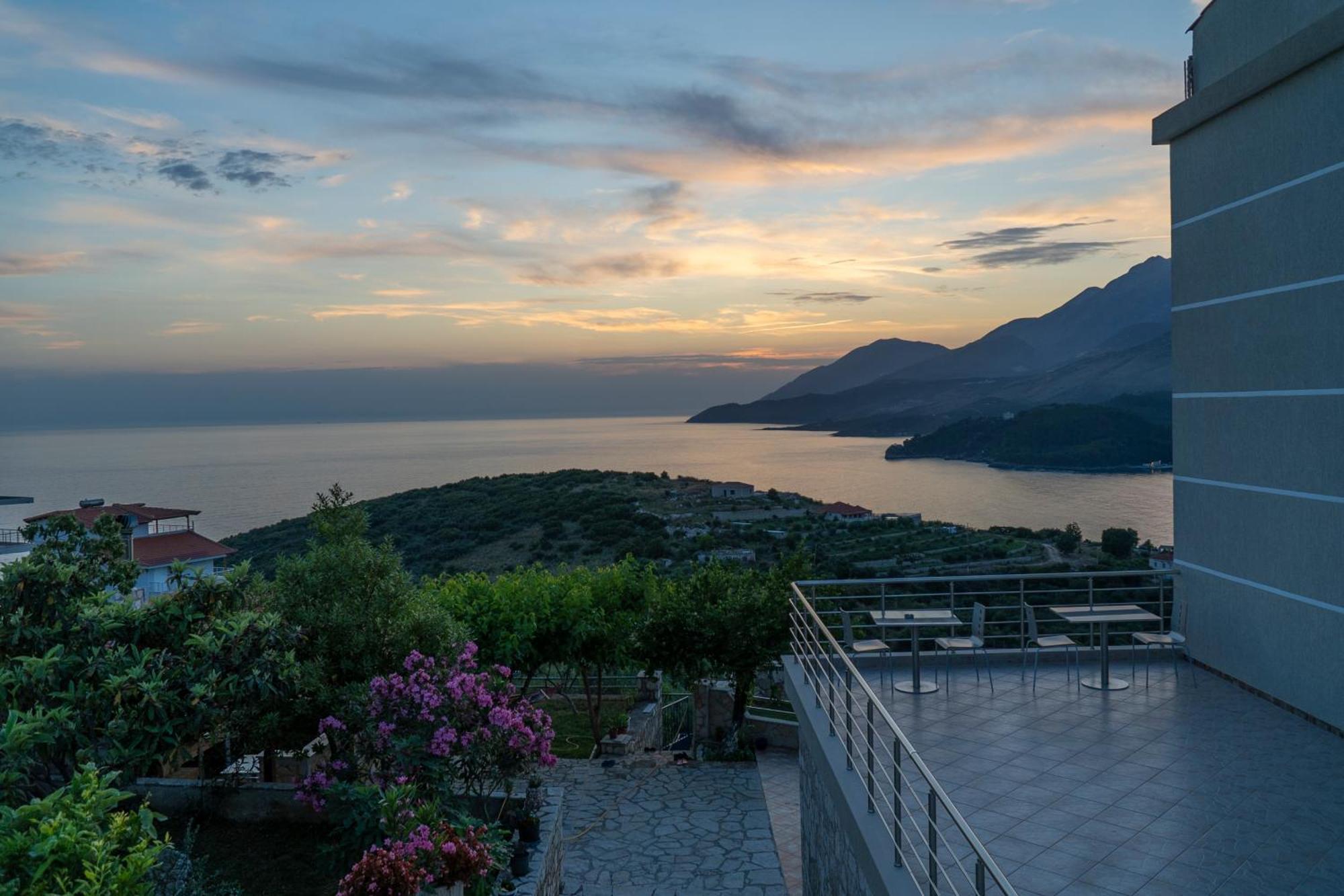 Sunset Serenity Himare Exterior foto