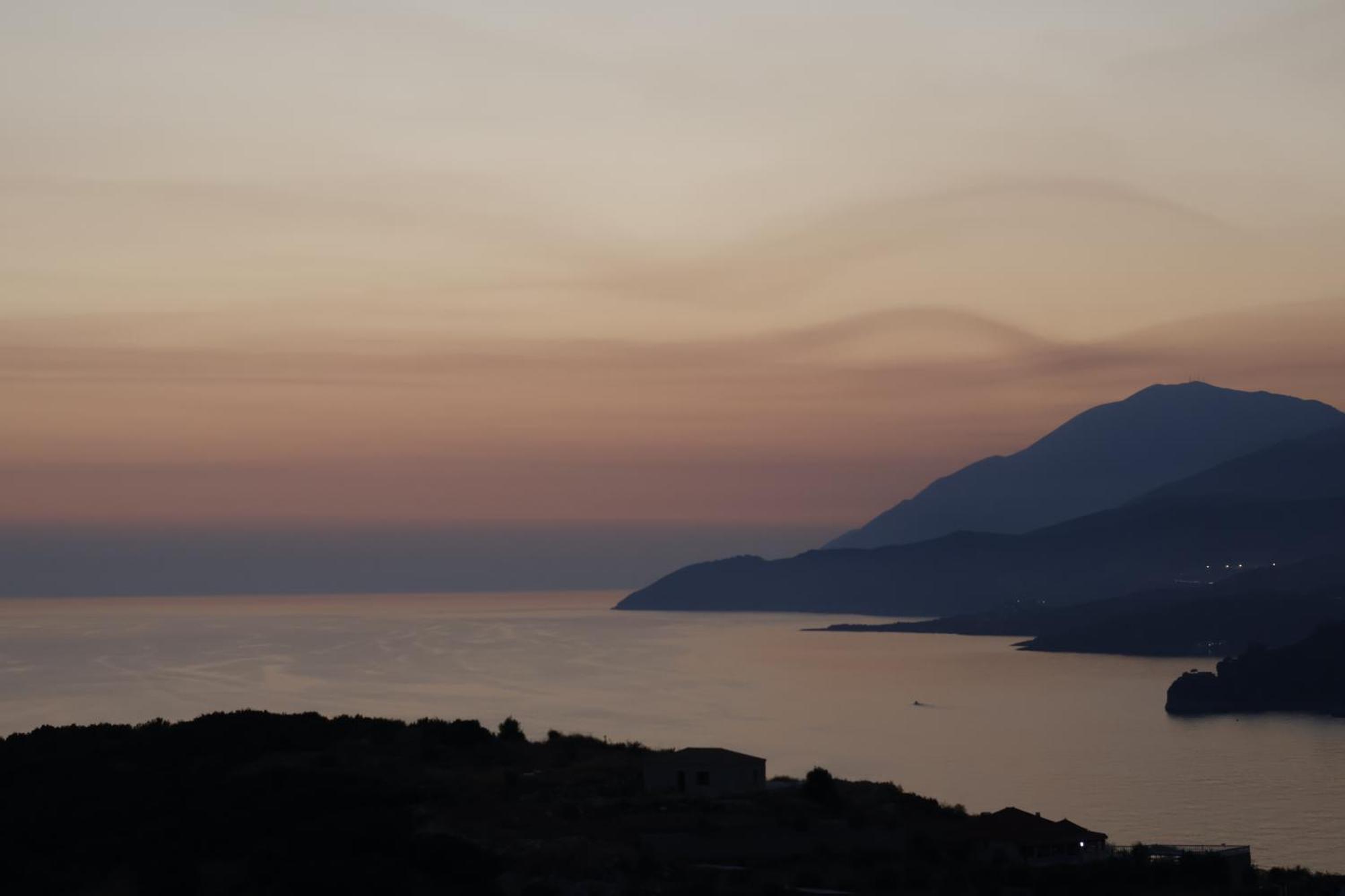 Sunset Serenity Himare Exterior foto